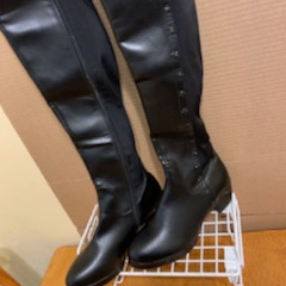 Over the knee boots with black star studs - Picture 4 of 15